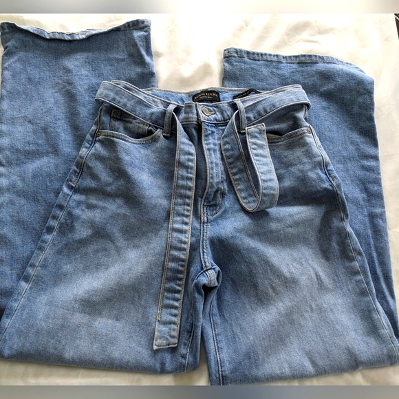 Banana Republic High-Rise Wide Leg Women's Jeans - Picture 5 of 13